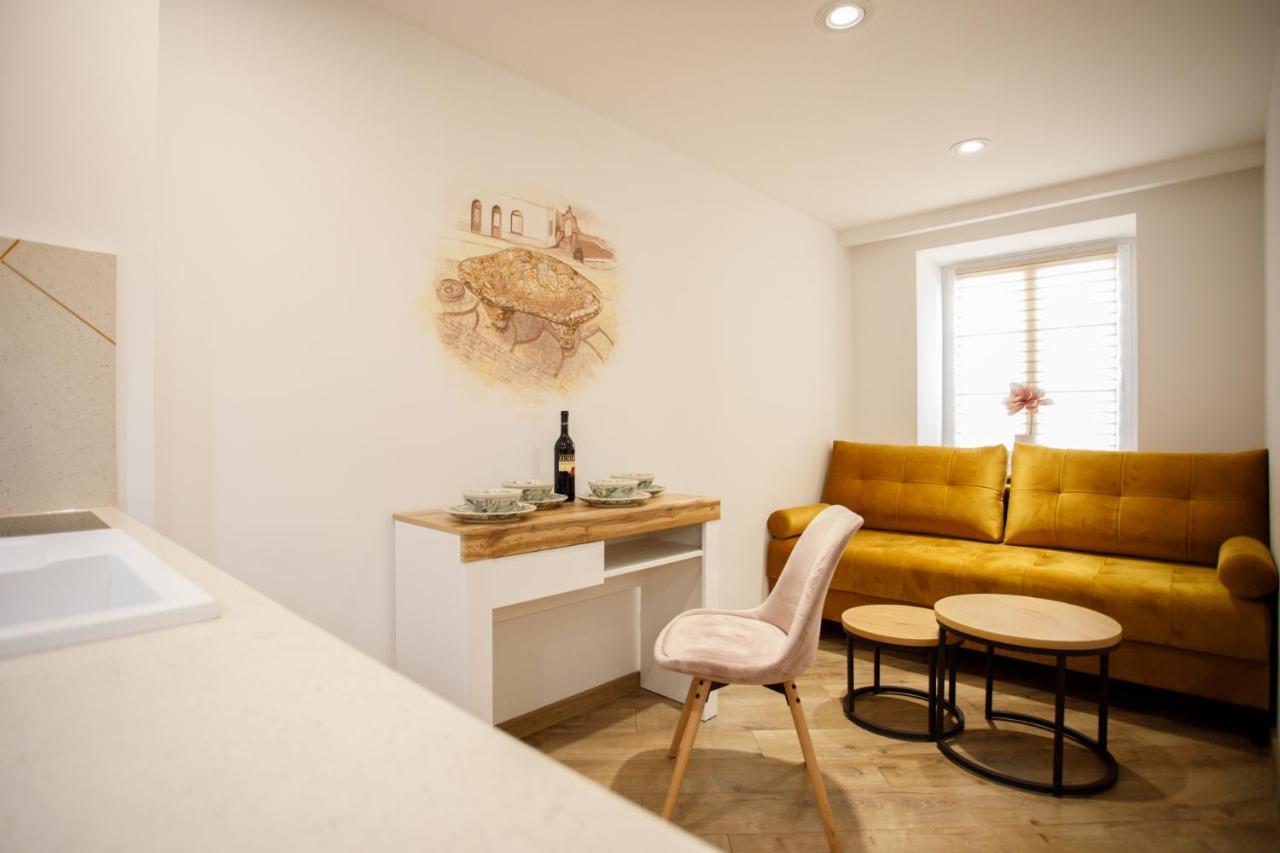 Apartament Ksiazecy Gold Klimatyzacja โบเลสวาเวียส ภายนอก รูปภาพ