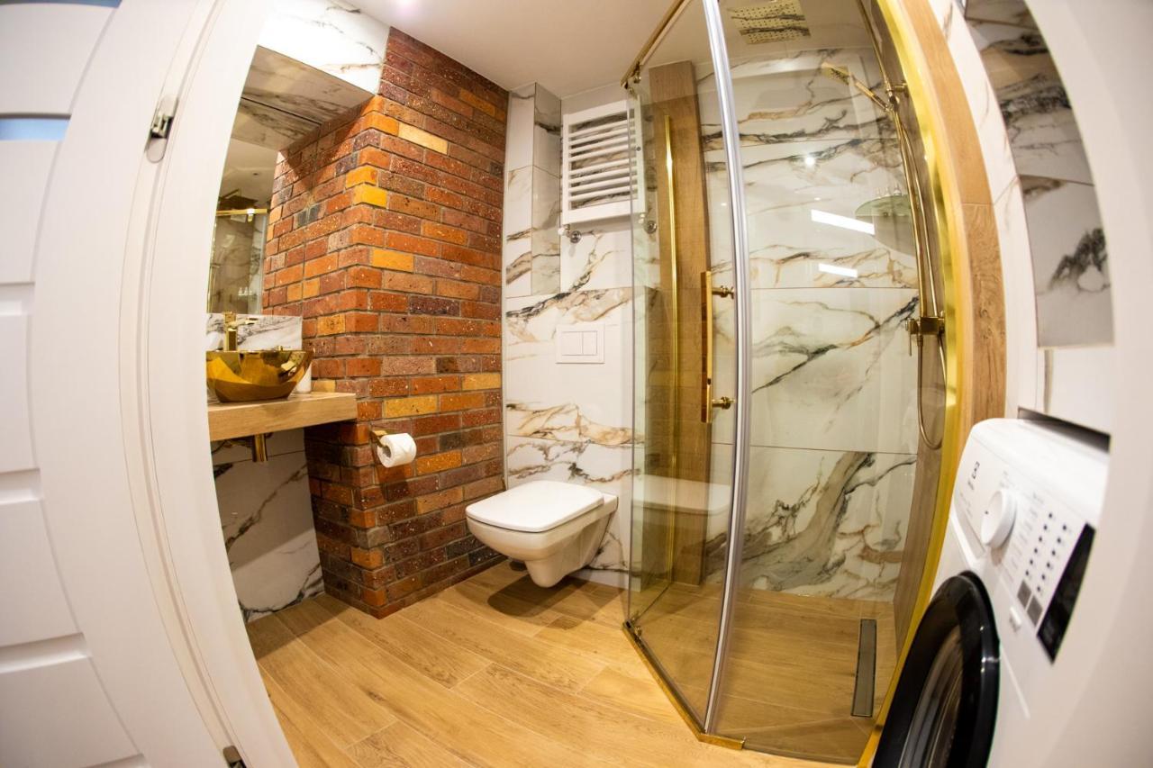 Apartament Ksiazecy Gold Klimatyzacja โบเลสวาเวียส ภายนอก รูปภาพ